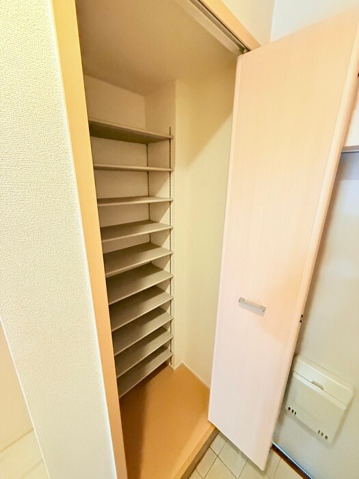 物件内観写真15　(靴箱)