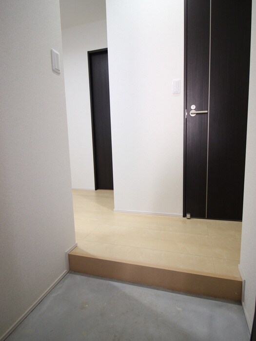 物件内観写真21　(玄関)