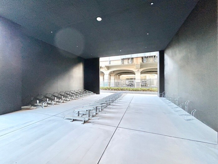 物件外観写真5　(駐輪場)