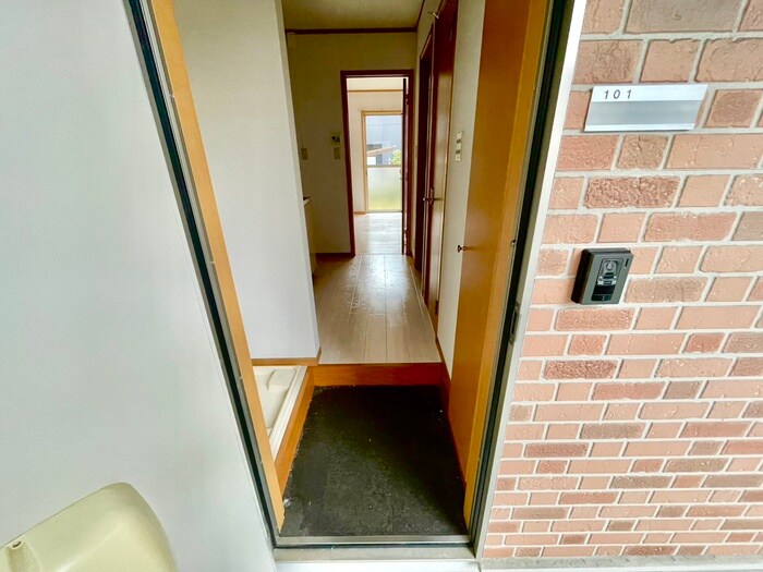 物件内観写真18　(玄関)