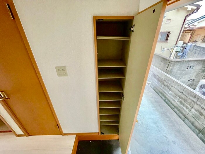 物件内観写真19　(靴箱)