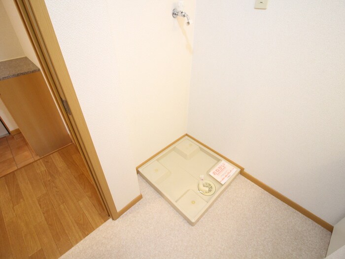 物件内観写真17　(洗濯機置場)