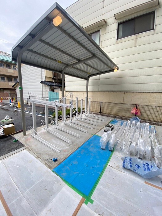 物件外観写真4　(駐輪場)