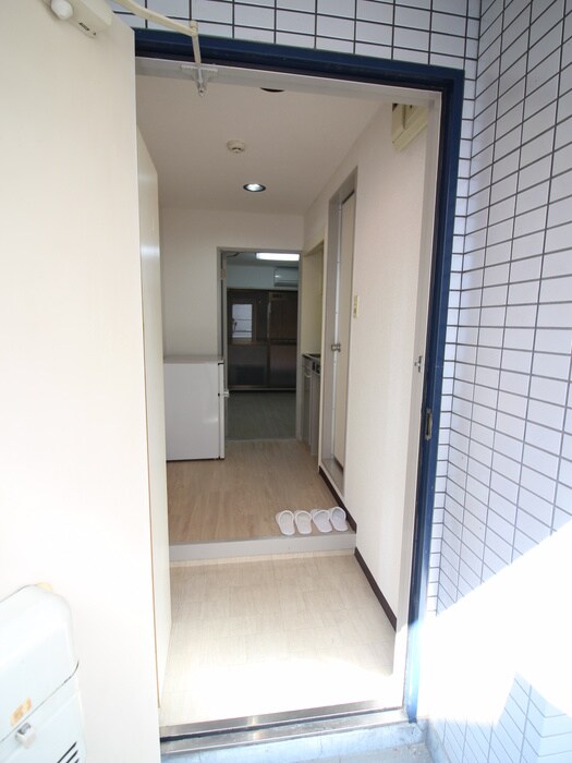 物件内観写真7　(玄関)