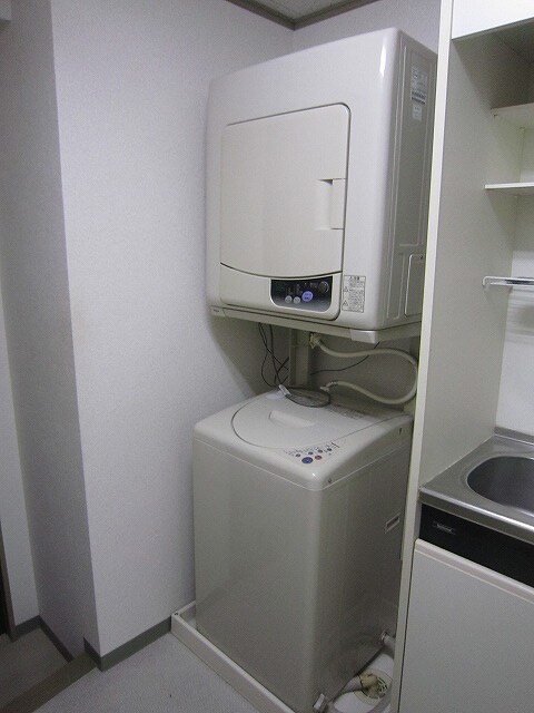 物件内観写真9　(洗濯機置場)