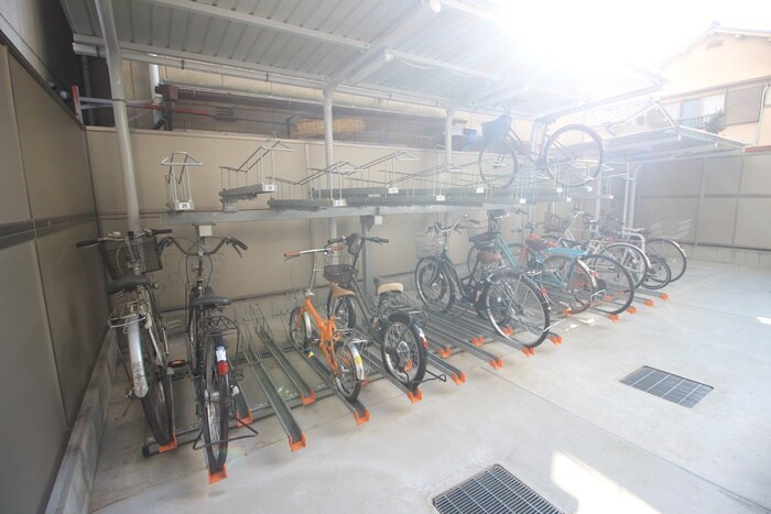 物件外観写真6　(駐輪場)