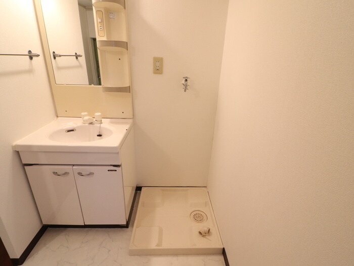 物件内観写真14　(洗濯機置場)