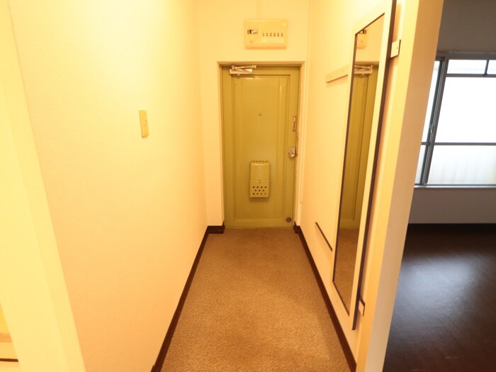 物件内観写真17　(玄関)
