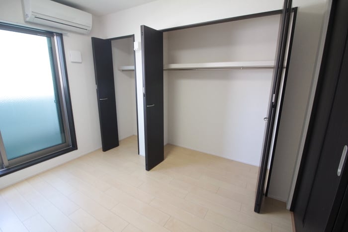 物件内観写真12　(収納)