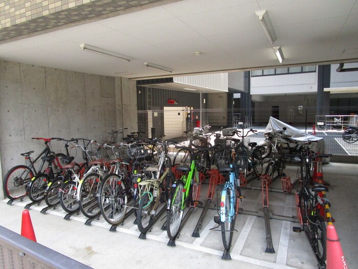 物件外観写真2　(駐輪場)