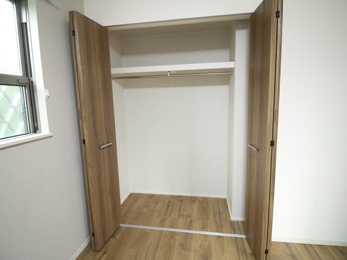 物件内観写真12　(収納)