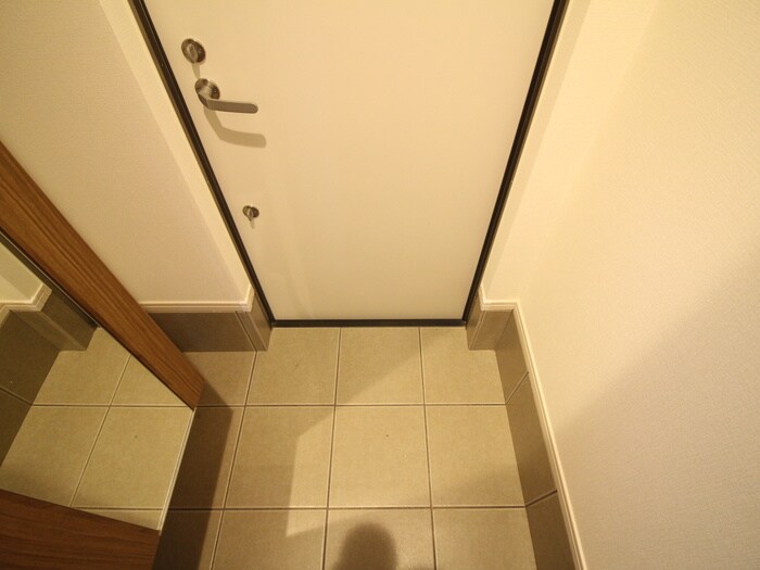 物件内観写真13　(玄関)