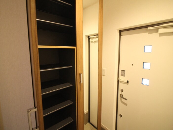 物件内観写真15　(靴箱)