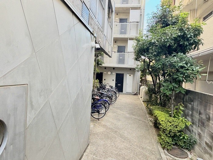 物件外観写真2　(同型モデル)