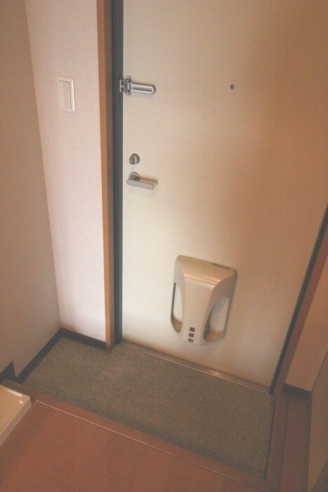 物件内観写真11　(玄関)
