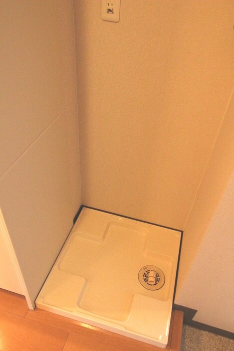 物件内観写真12　(洗濯機置場)