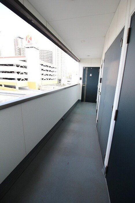 物件外観写真5　(エントランス部分)