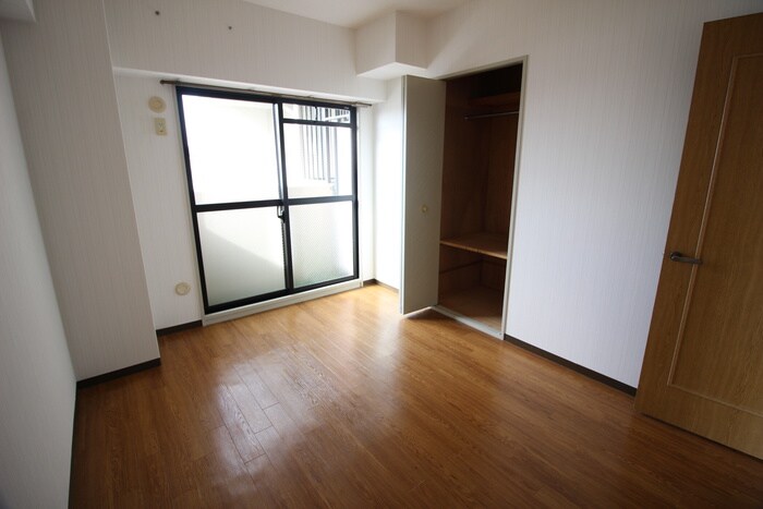 物件内観写真9　(居室)