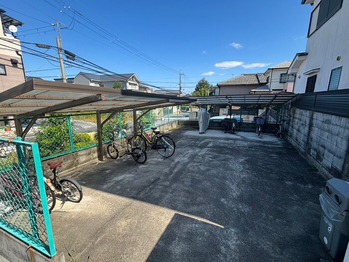 物件外観写真3　(駐輪場)