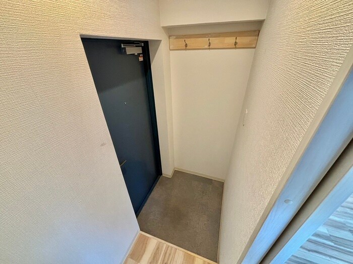 物件内観写真16　(玄関)