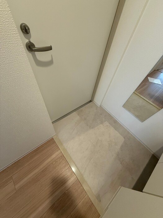 物件内観写真7　(玄関)