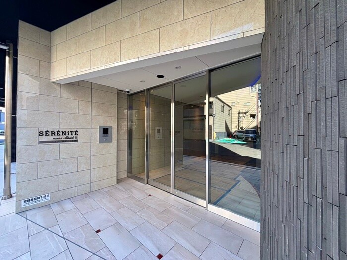 物件外観写真3　(エントランス部分)