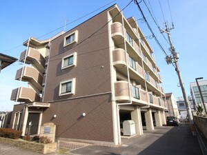 エム・セ・ラヴィ外観写真