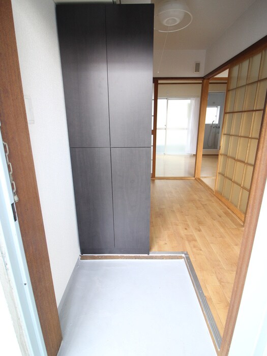 物件内観写真7　(玄関)