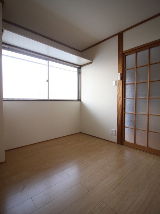 物件内観写真10　(居室)