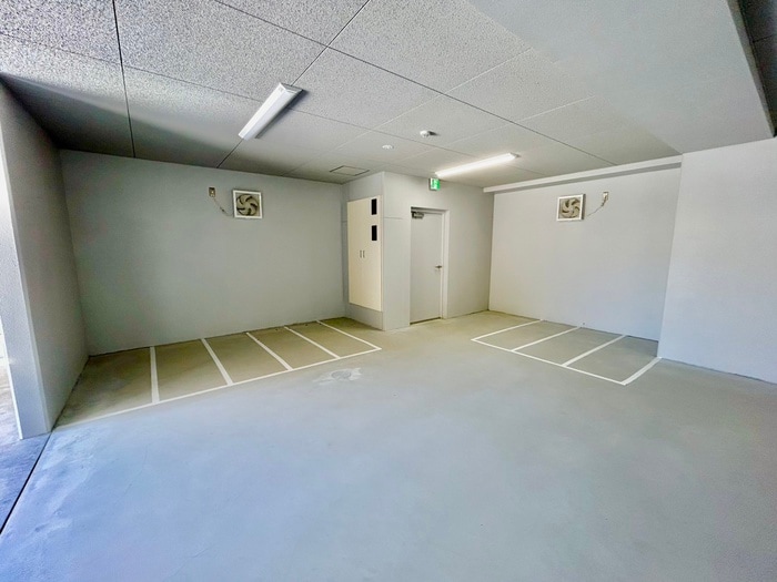 物件外観写真2　(駐輪場)