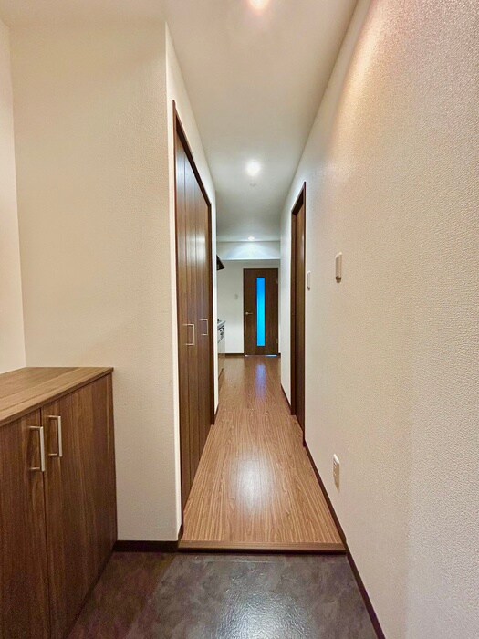 物件内観写真13　(玄関)