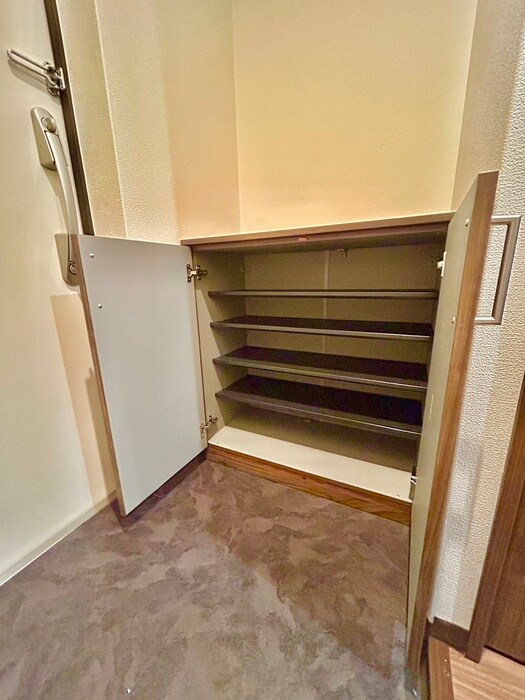 物件内観写真14　(靴箱)