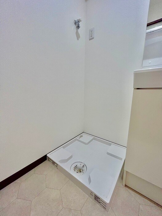 物件内観写真18　(洗濯機置場)