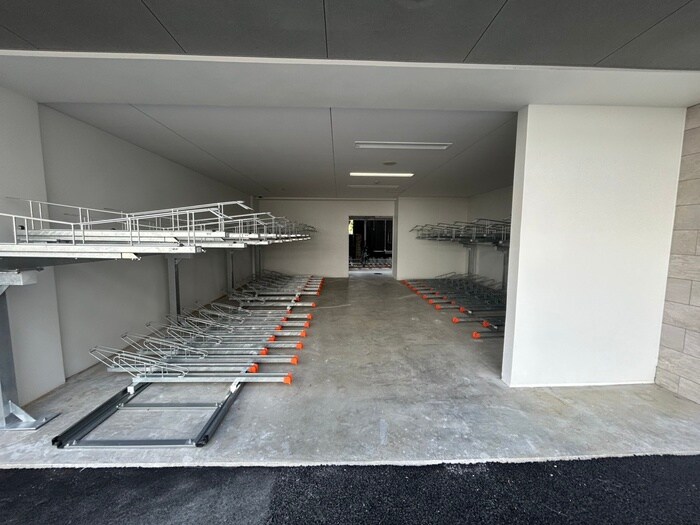 物件外観写真4　(駐輪場)