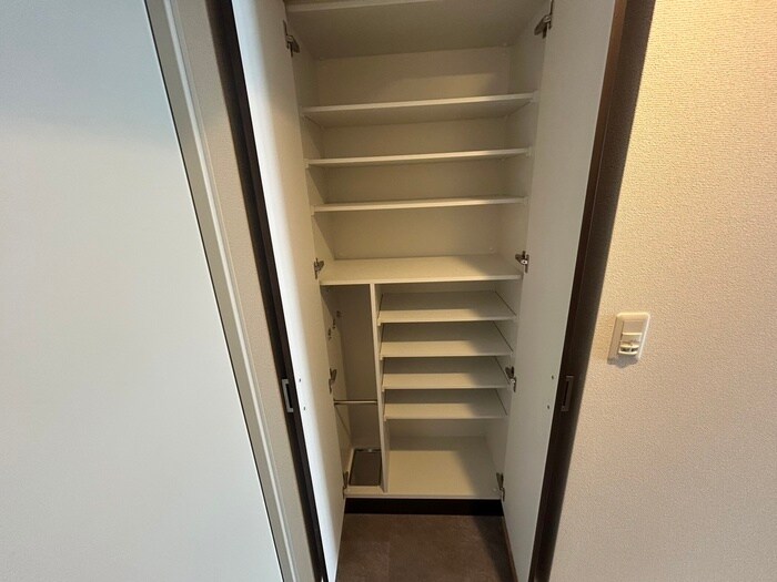 物件内観写真13　(靴箱)