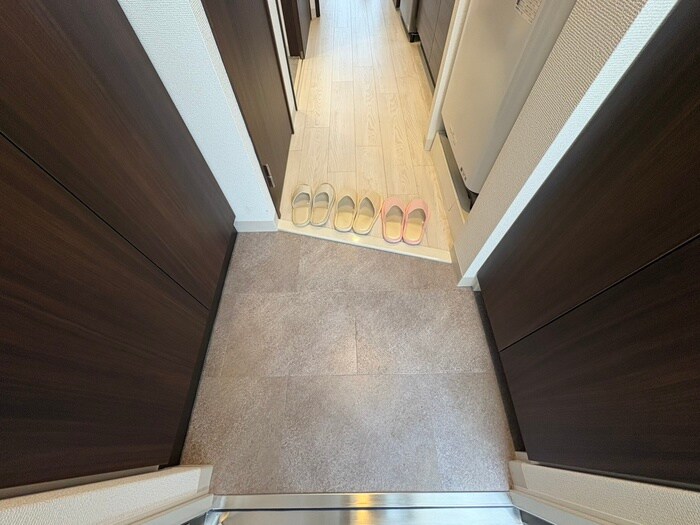 物件内観写真17　(玄関)