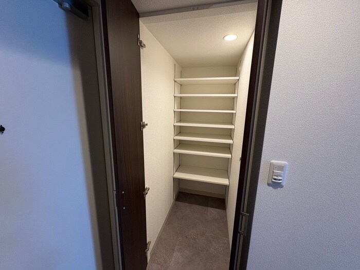 物件内観写真18　(靴箱)