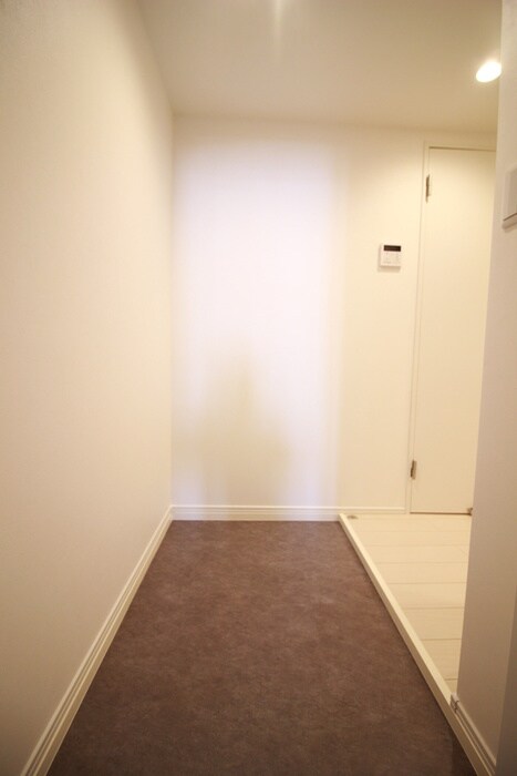 物件内観写真7　(玄関)