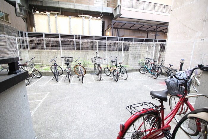 物件外観写真6　(駐輪場)
