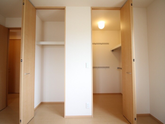 物件内観写真16　(収納)