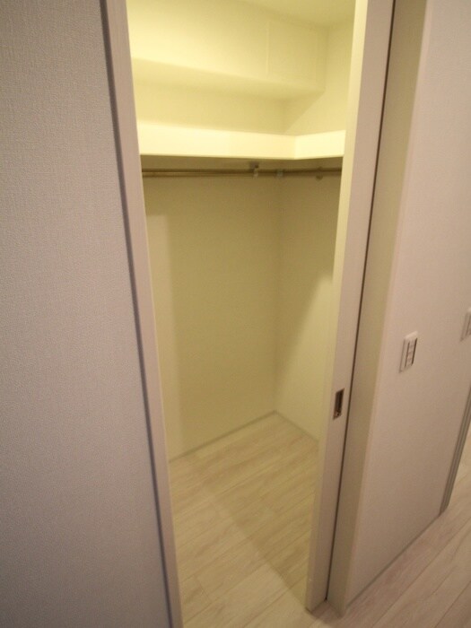 物件内観写真12　(収納)