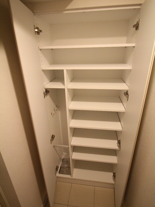 物件内観写真18　(靴箱)