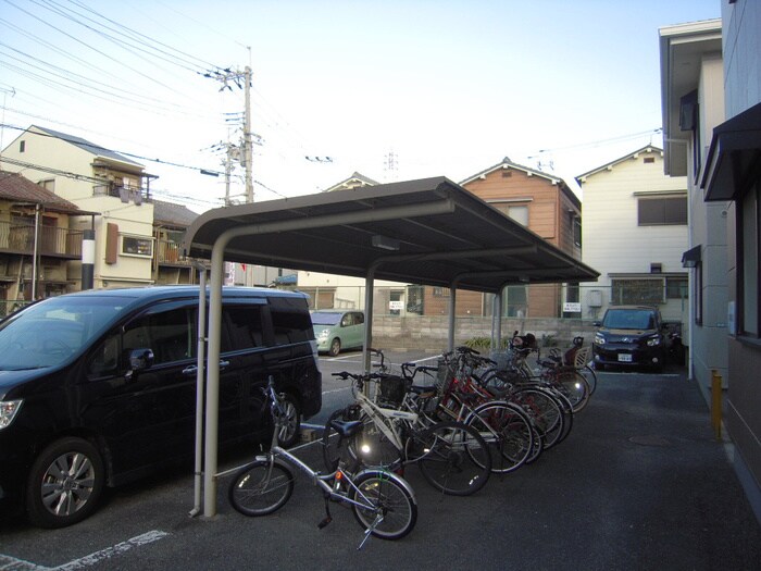 物件外観写真2　(駐輪場)