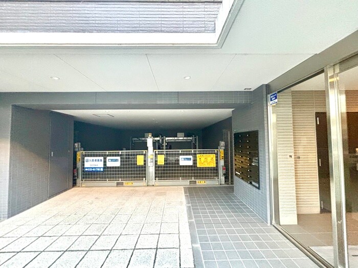 物件外観写真6　(駐車場)