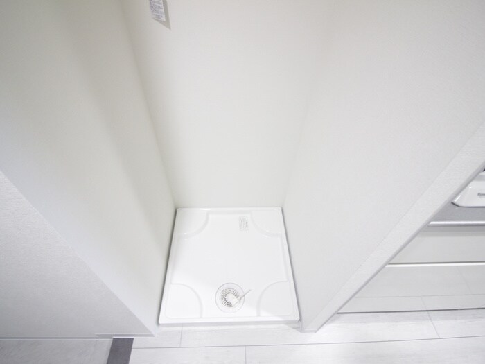 物件内観写真10　(洗濯機置場)