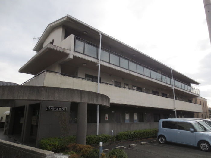 ファミーユ堂ノ前