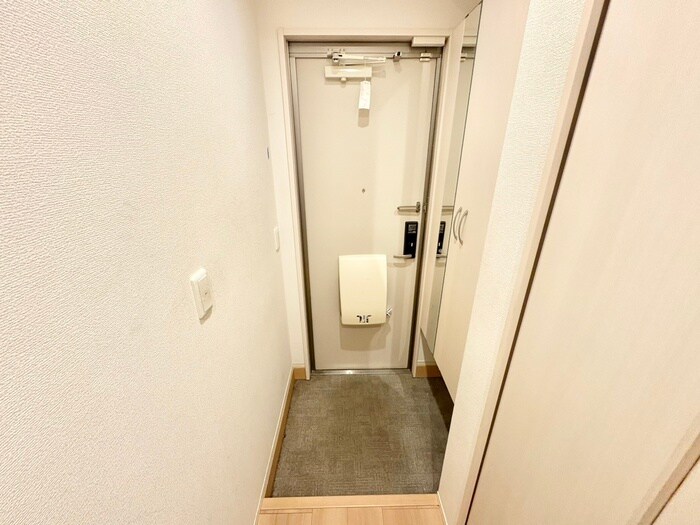 物件内観写真16　(玄関)