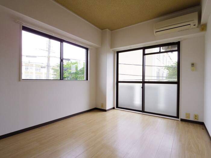 物件内観写真10　(居室)