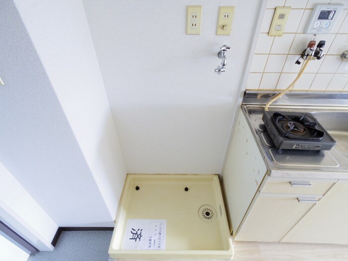 物件内観写真17　(洗濯機置場)