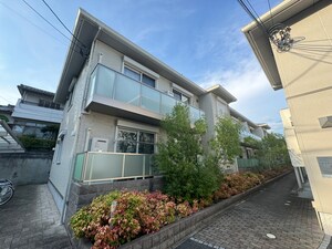 逆瀬川ハイツＡ外観写真